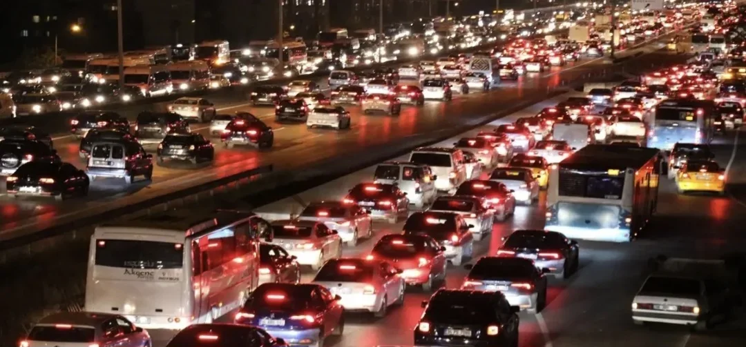 Türkiye’nin araç karnesi açıklandı: Gri otomobil, benzinli motor öne çıktı
