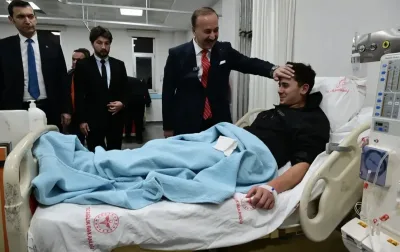Vali Erin Kızılay gönüllülerine hastanede ziyaret